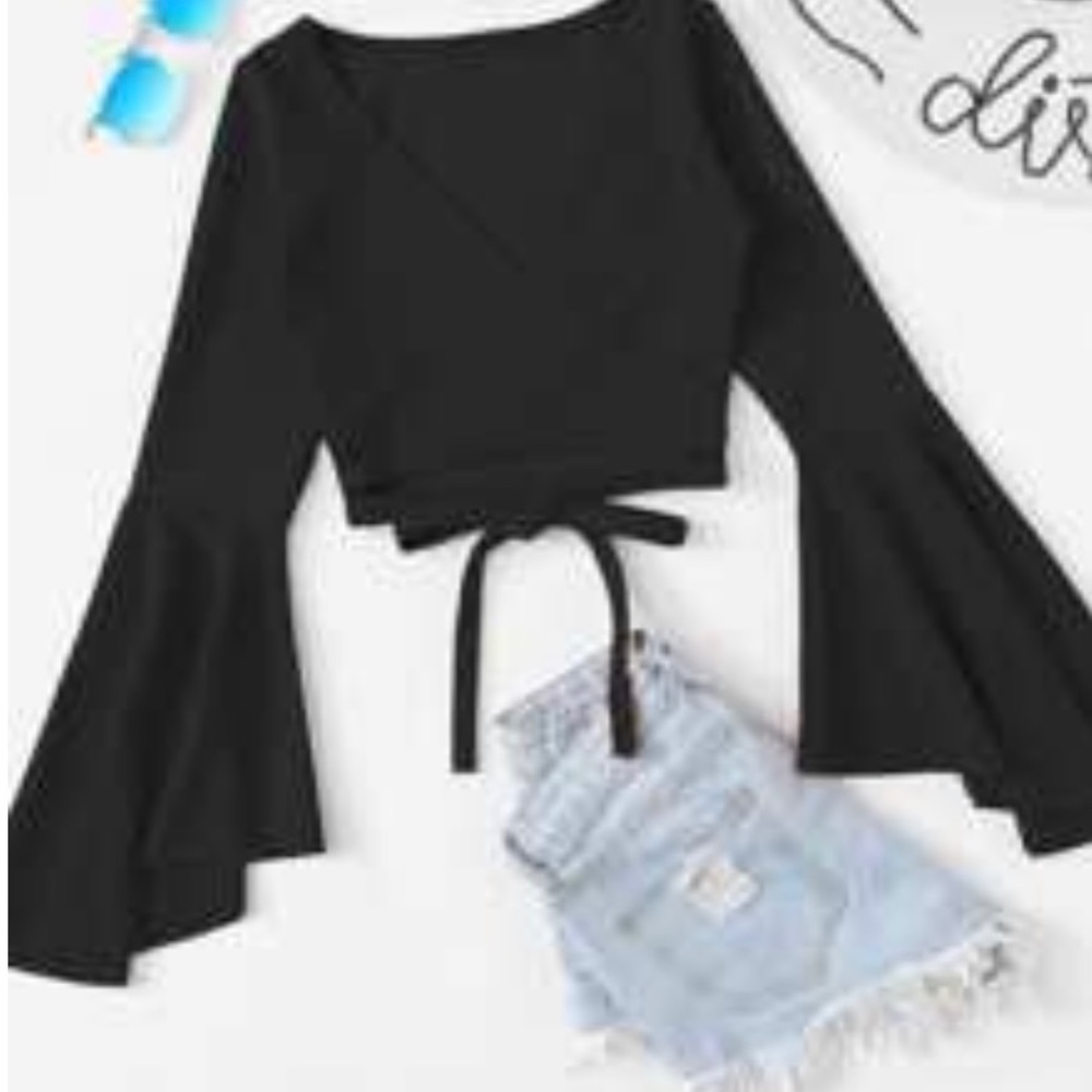 Black crop top, tie in front, fun sleeves!